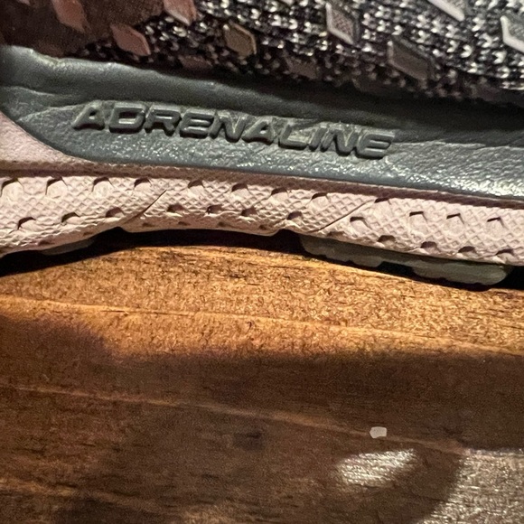 Brooks Adrenaline women’s athletic sneakers size 8, GUC, see pics, gray - Picture 2 of 11